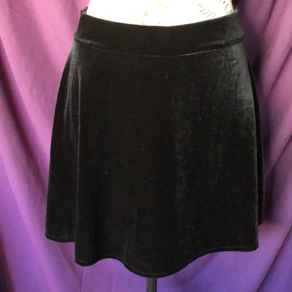 Velvet like black skirt